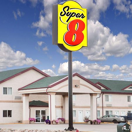Super 8 By Wyndham Kindersley Екстериор снимка